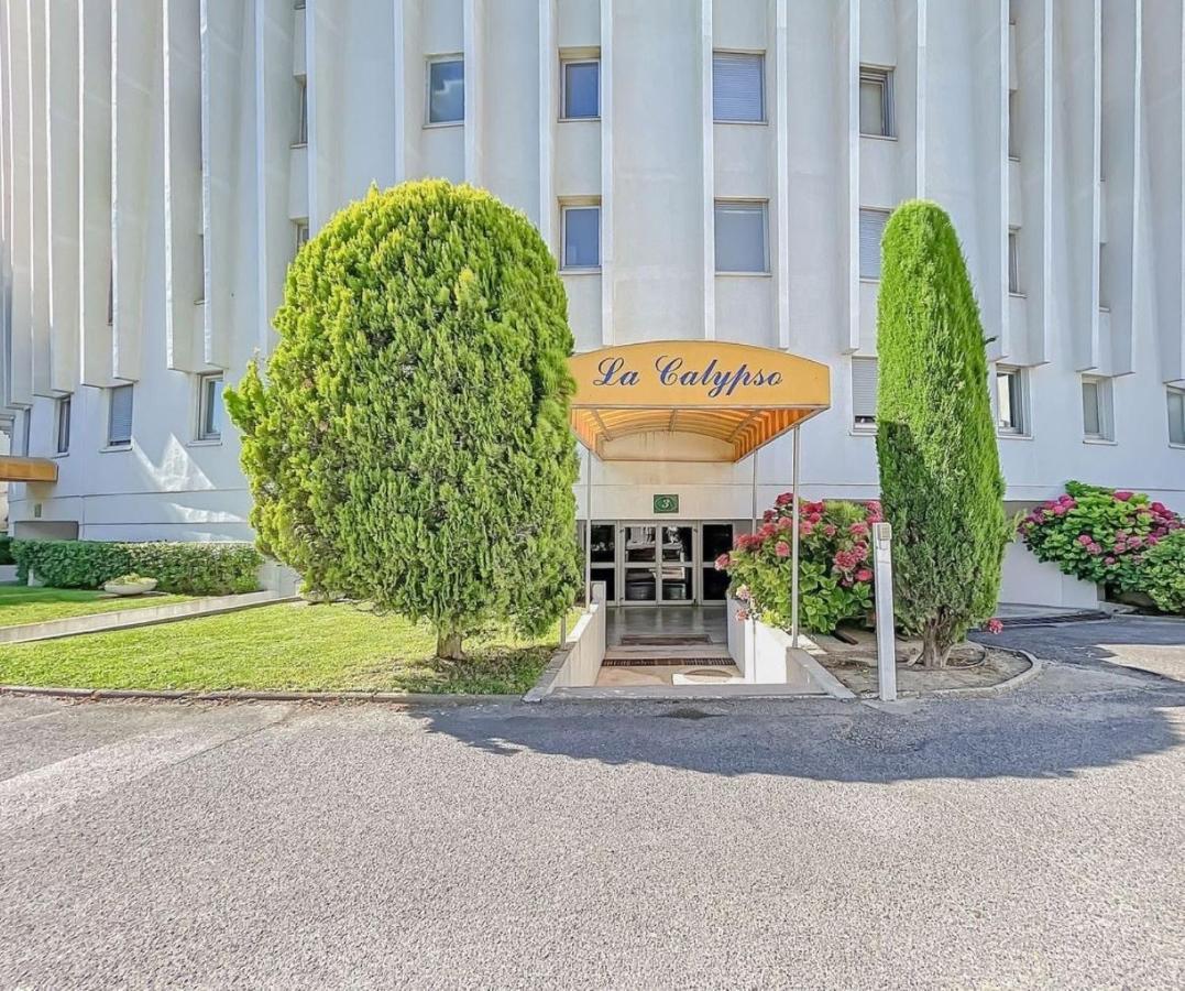 Ancre Bleue***, 1ere Ligne Plage, Piscine, Clim. Apartment